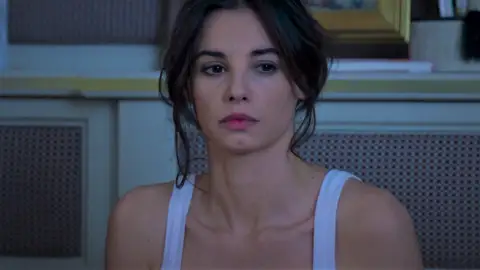 Esta noche en ‘Violeta como el mar’: Violeta, preocupada por la misteriosa llamada que ha recibido de… ¿su padre? Esta noche en ‘Violeta como el mar’: Violeta, preocupada por la misteriosa llamada que ha recibido de… ¿su padre?