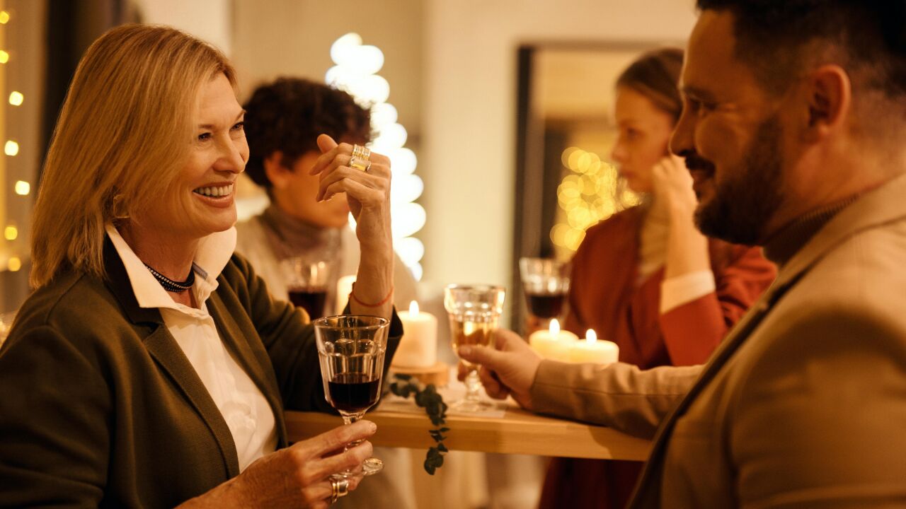 La moda de diferenciarse del resto: ¿Qué es una mujer 'pick me'?