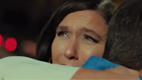 Ender se rompe en los brazos de Yiğit… ¡Y lo llama hijo por primera vez! Ender se rompe en los brazos de Yiğit… ¡Y lo llama hijo por primera vez!