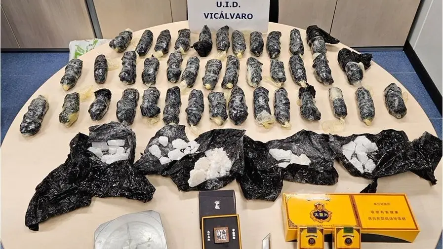 Compran una vivienda y se encuentran seis kilos de 'cristal' Compran una vivienda y se encuentran seis kilos de 'cristal'