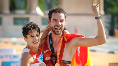 María Pérez y Álvaro Martín con sus respectivos oros María Pérez y Álvaro Martín con sus respectivos oros