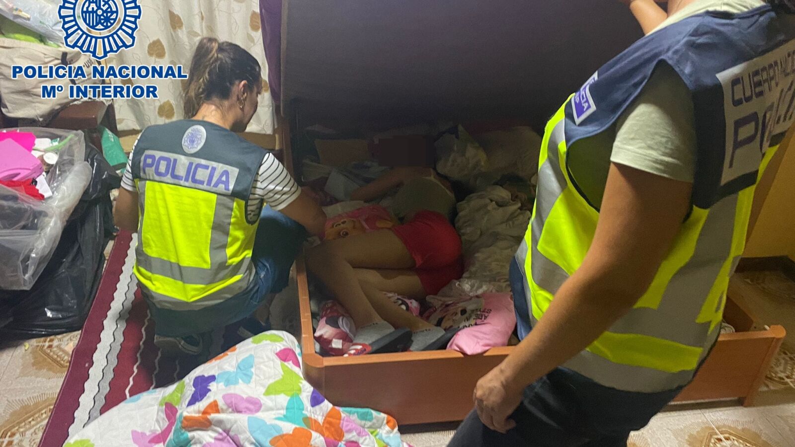 Localizada la menor desaparecida en Gran Canaria: detienen a la madre de su novio por ocultarla en el canapé