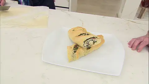 Receta fácil de Karlos Arguiñano: pan con espinacas, jamón y queso Receta fácil de Karlos Arguiñano: pan con espinacas, jamón y queso
