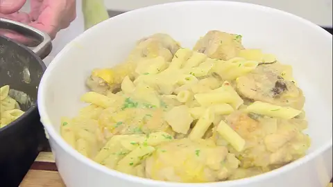 La sabrosa receta de Bruno Oteiza: pollo guisado en salsa de manzana La sabrosa receta de Bruno Oteiza: pollo guisado en salsa de manzana