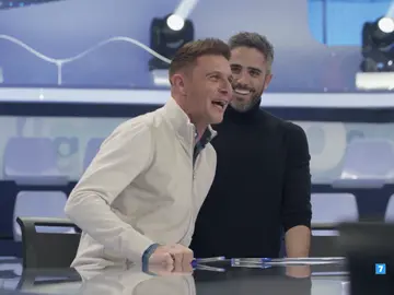 Joaquín se postula como presentador de ‘Pasapalabra’ en la cara de Roberto Leal Joaquín se postula como presentador de ‘Pasapalabra’ en la cara de Roberto Leal