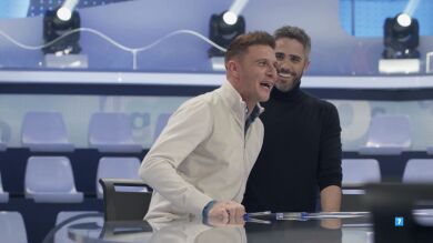 Joaquín se postula como presentador de ‘Pasapalabra’ en la cara de Roberto Leal: “Tampoco te calientes”