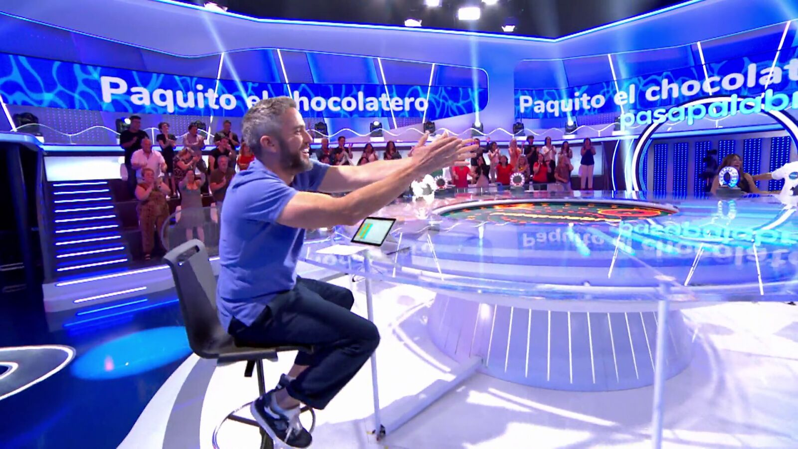 El aplauso de Roberto Leal al público: momentazo al sonar ‘Paquito, el chocolatero’