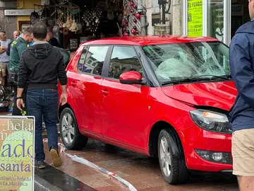 Al menos tres personas heridas tras el arrollamiento de un coche en Cangas de Onís Al menos tres personas heridas tras el arrollamiento de un coche en Cangas de Onís