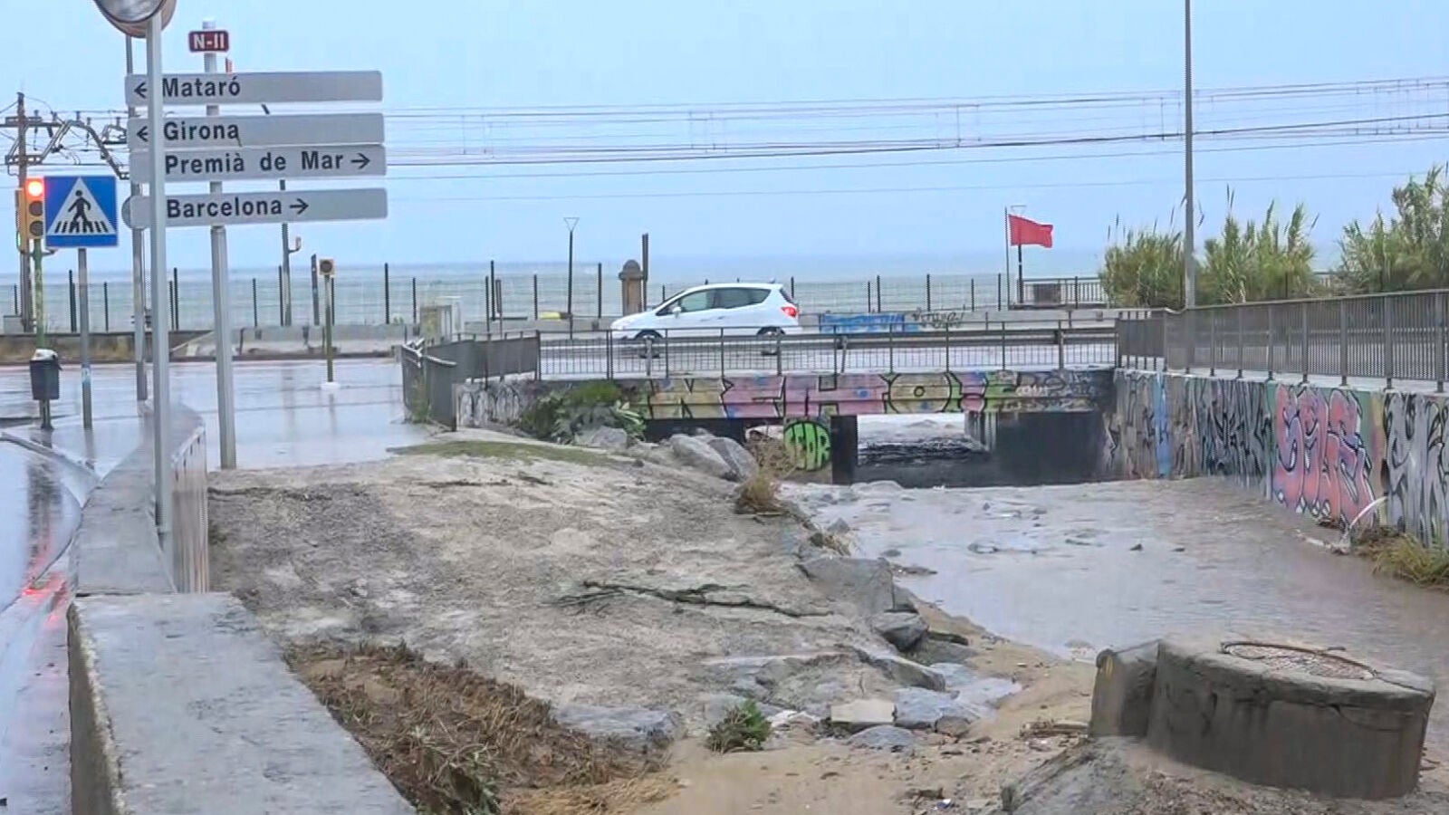 Varios heridos, rescates y choques de barcos por el temporal que sacude Mallorca y Cataluña