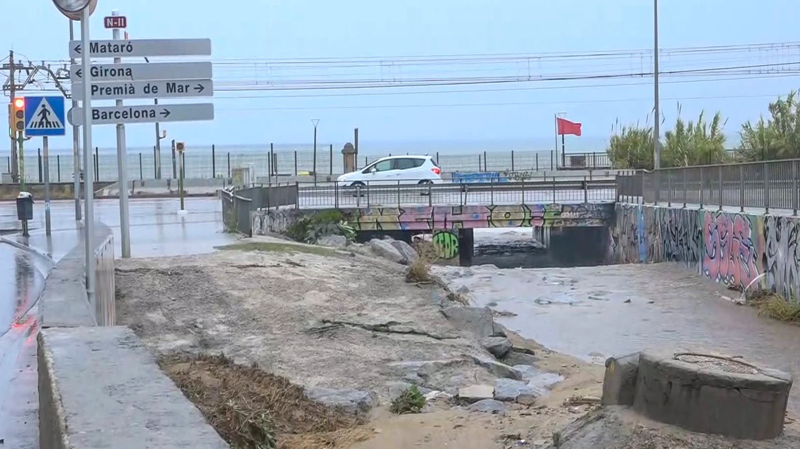 Captura EFETV Vilassar de Mar de las intensas lluvias que han caído desde ayer de forma generalizada en toda Cataluña Captura EFETV Vilassar de Mar de las intensas lluvias que han caído desde ayer de forma generalizada en toda Cataluña