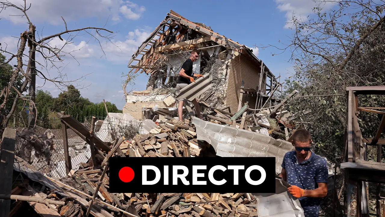 Imagen de archivo de una zona destruida por la guerra en Ucrania Imagen de archivo de una zona destruida por la guerra en Ucrania