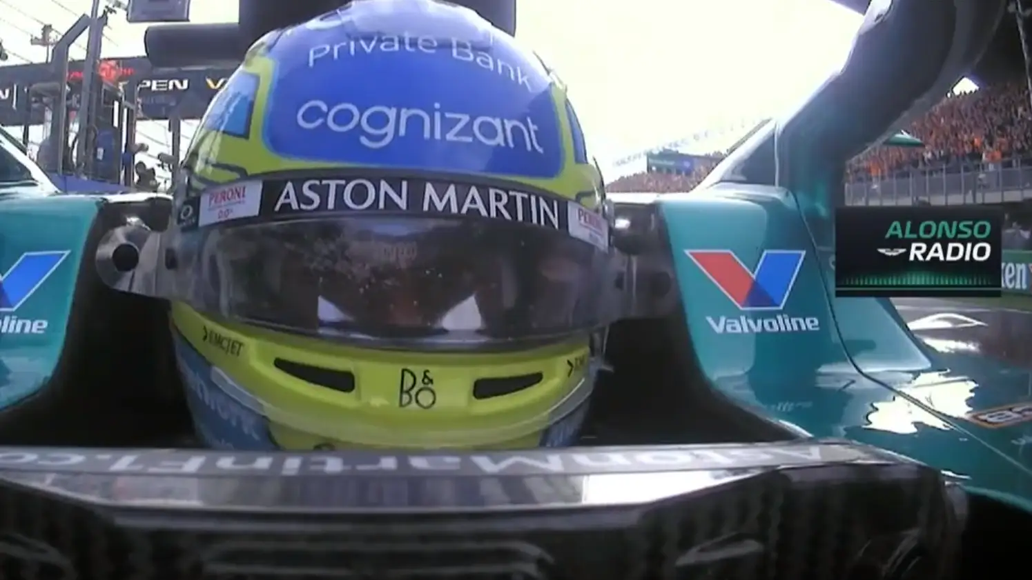 Fernando Alonso, nada m&aacute;s acabar la carrera 
