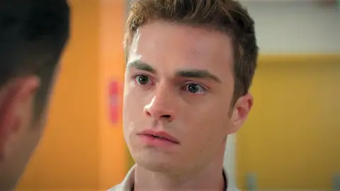 Berk amenaza a Doruk: “Voy a hacer que tú vivas lo que he vivido yo hasta ahora” Berk amenaza a Doruk: “Voy a hacer que tú vivas lo que he vivido yo hasta ahora”