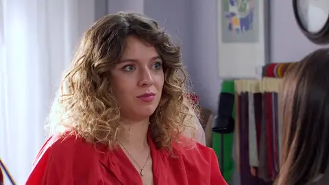 Lola impresiona a Román con su original idea para el desfile: “¡Esto podría ser la solución!” Lola impresiona a Román con su original idea para el desfile: “¡Esto podría ser la solución!”