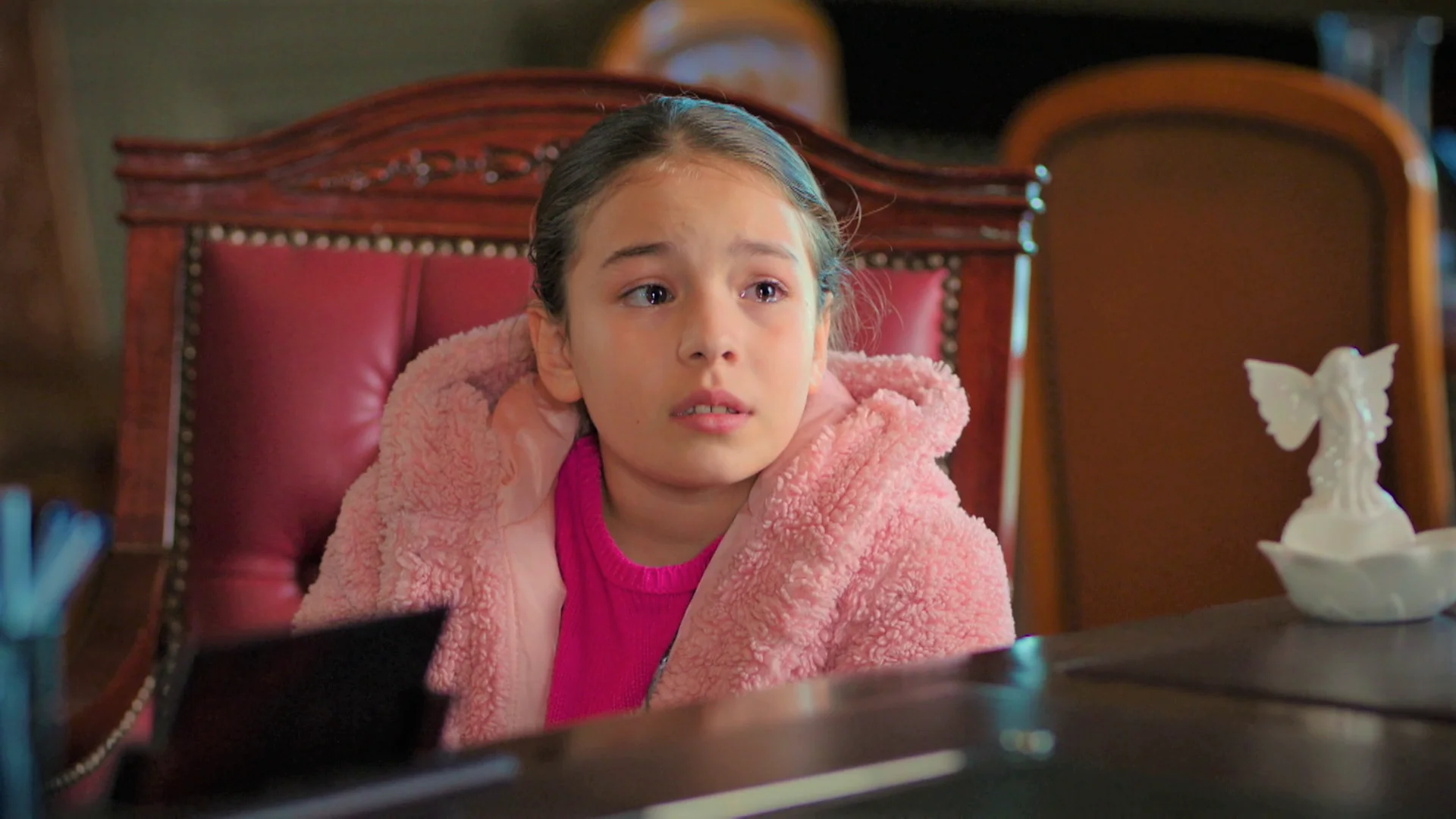 Emel se escapa de casa y pide vivir en un orfanato: “Soy una carga para mis hermanos” Emel se escapa de casa y pide vivir en un orfanato: “Soy una carga para mis hermanos”