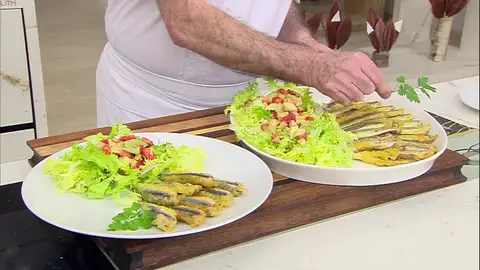 Anchoas con gabardina y ensalada, la receta tradicional de Karlos Arguiñano