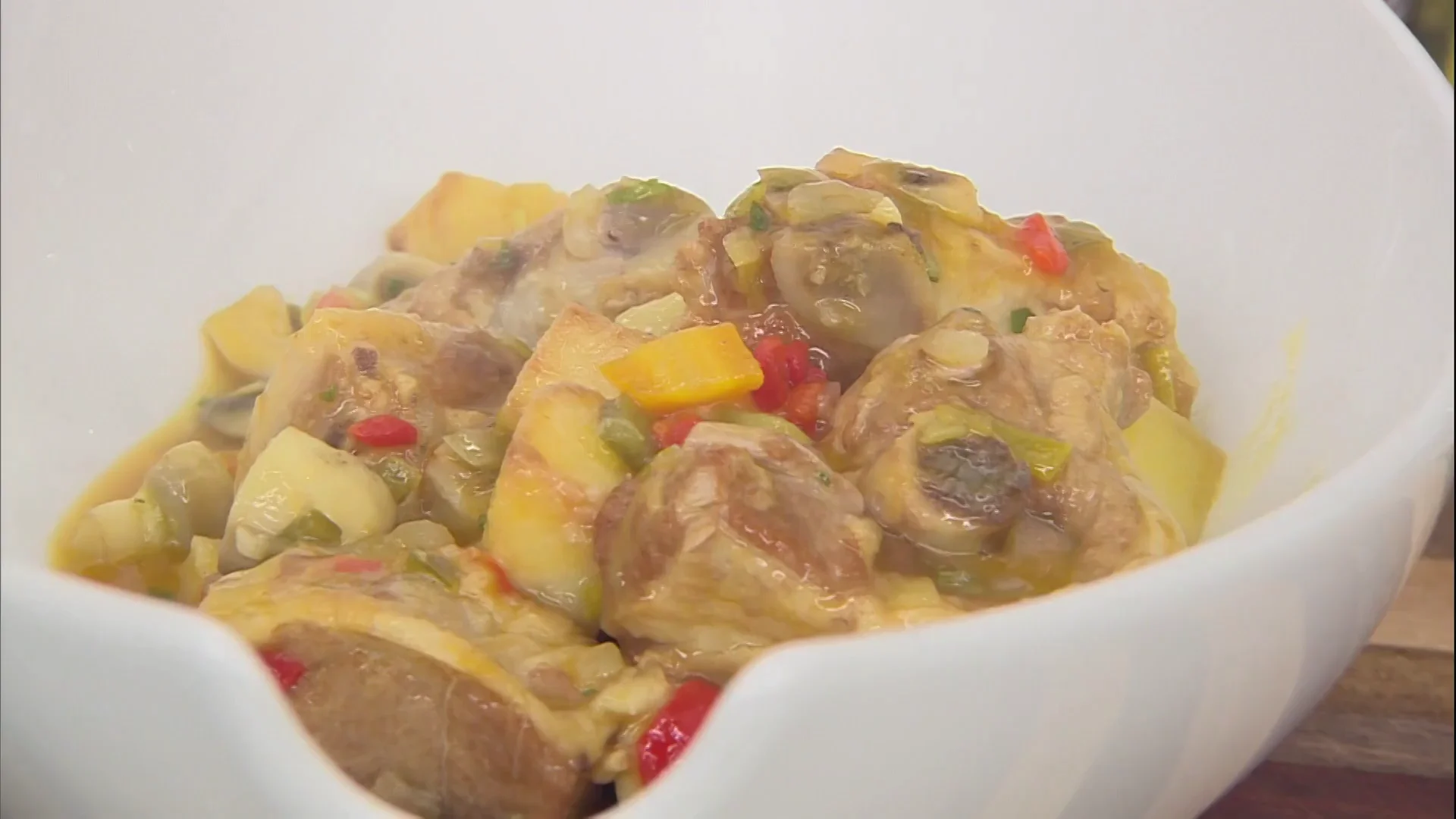 Guiso de cordero con patatas y champiñones de Karlos Arguiñano: “Vais a triunfar” Guiso de cordero con patatas y champiñones de Karlos Arguiñano: “Vais a triunfar”
