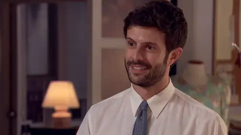 Román se abre con Lola sobre su pasado: “Mario es el espejo en el que me miro y siempre salgo perdiendo” Román se abre con Lola sobre su pasado: “Mario es el espejo en el que me miro y siempre salgo perdiendo”