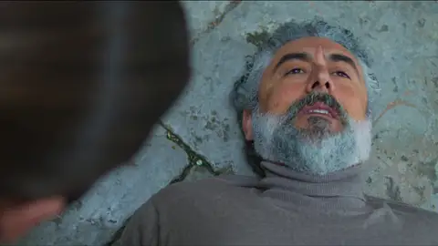 Disparan a Santo después de confesarle a Francesco que él era el topo: “Eres mi mayor logro” Disparan a Santo después de confesarle a Francesco que él era el topo: “Eres mi mayor logro”