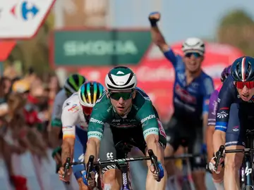 Kaden Groves repite victoria de nuevo en el sprint de Burriana Kaden Groves repite victoria de nuevo en el sprint de Burriana
