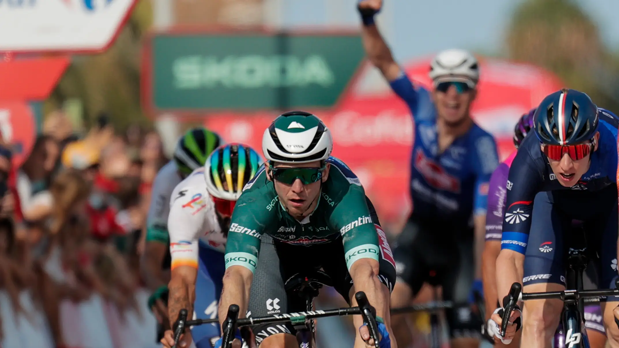 Kaden Groves repite victoria de nuevo en el sprint de Burriana Kaden Groves repite victoria de nuevo en el sprint de Burriana