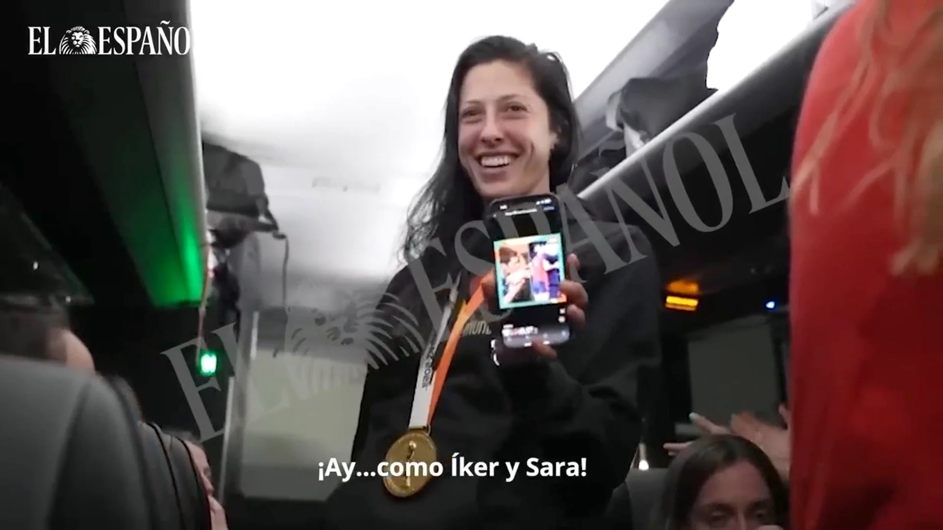 Filtran un nuevo de Jenni Hermoso mostrando el beso de Rubiales a sus compañeras Filtran un nuevo de Jenni Hermoso mostrando el beso de Rubiales a sus compañeras