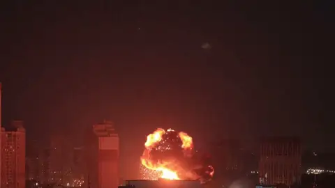 Explosión en Kiev por una bomba Explosión en Kiev por una bomba