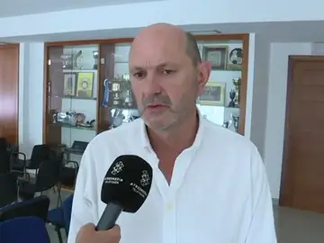 El presidente de la Federación Gallega de Fútbol, tajante con Rubiales: "Si no dimite habrá que buscar otros mecanismos" El presidente de la Federación Gallega de Fútbol, tajante con Rubiales: "Si no dimite habrá que buscar otros mecanismos"