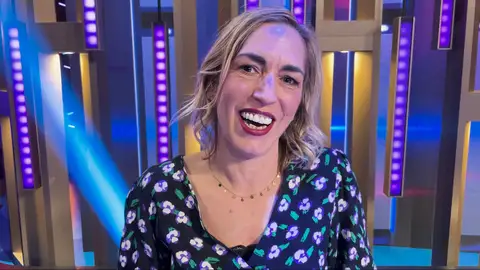 Ofelia, tras ganar los 10.000 euros en ‘Password’: “Los voy a disfrutar con mi niña, que es una campeona” Ofelia, tras ganar los 10.000 euros en ‘Password’: “Los voy a disfrutar con mi niña, que es una campeona”