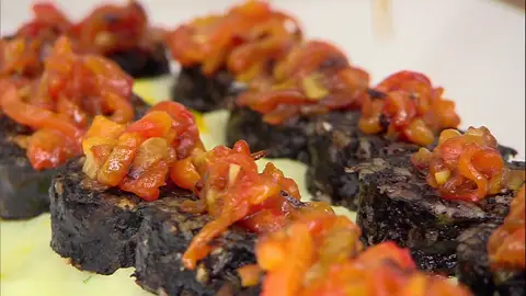 Un bocado exquisito de Karlos Arguiñano: morcilla con puré de patata y pimientos Un bocado exquisito de Karlos Arguiñano: morcilla con puré de patata y pimientos