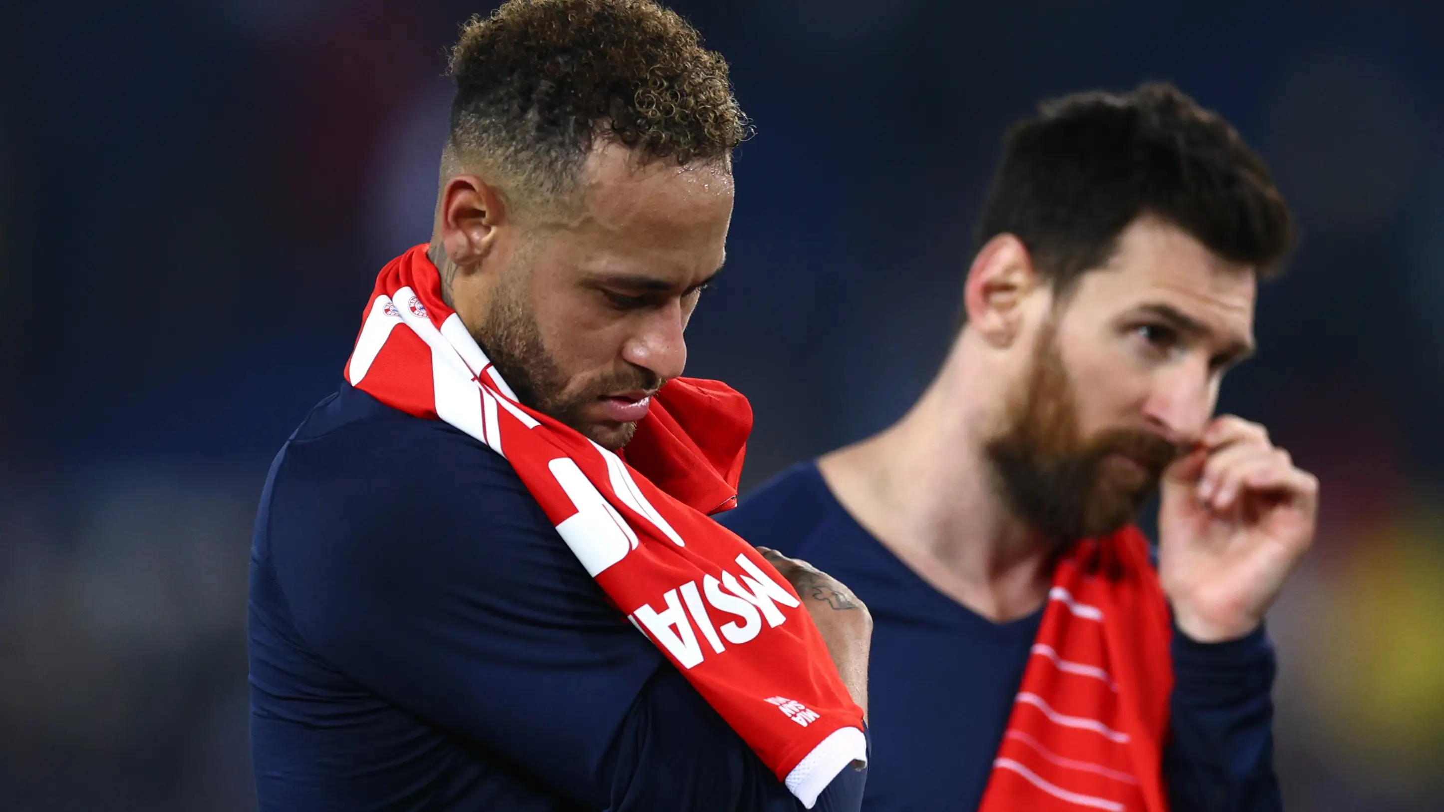 Neymar y Messi, cariacontecidos tras caer eliminados de la Champions en los octavos del a&ntilde;o pasado