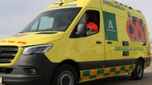Imagen de archivo de una ambulancia en Andaluc&iacute;a