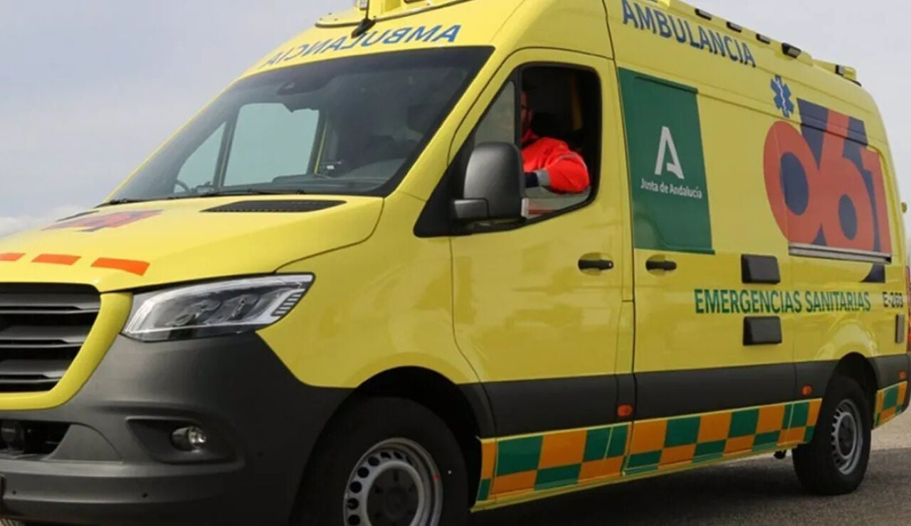 Imagen de archivo de una ambulancia en Andaluc&iacute;a