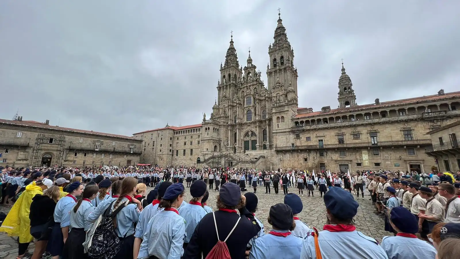 Peregrinos en la Plaza del Obradoiro