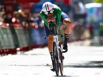 Filippo Ganna, ganador de la décima etapa de la Vuelta, entrando en meta Filippo Ganna, ganador de la décima etapa de la Vuelta, entrando en meta