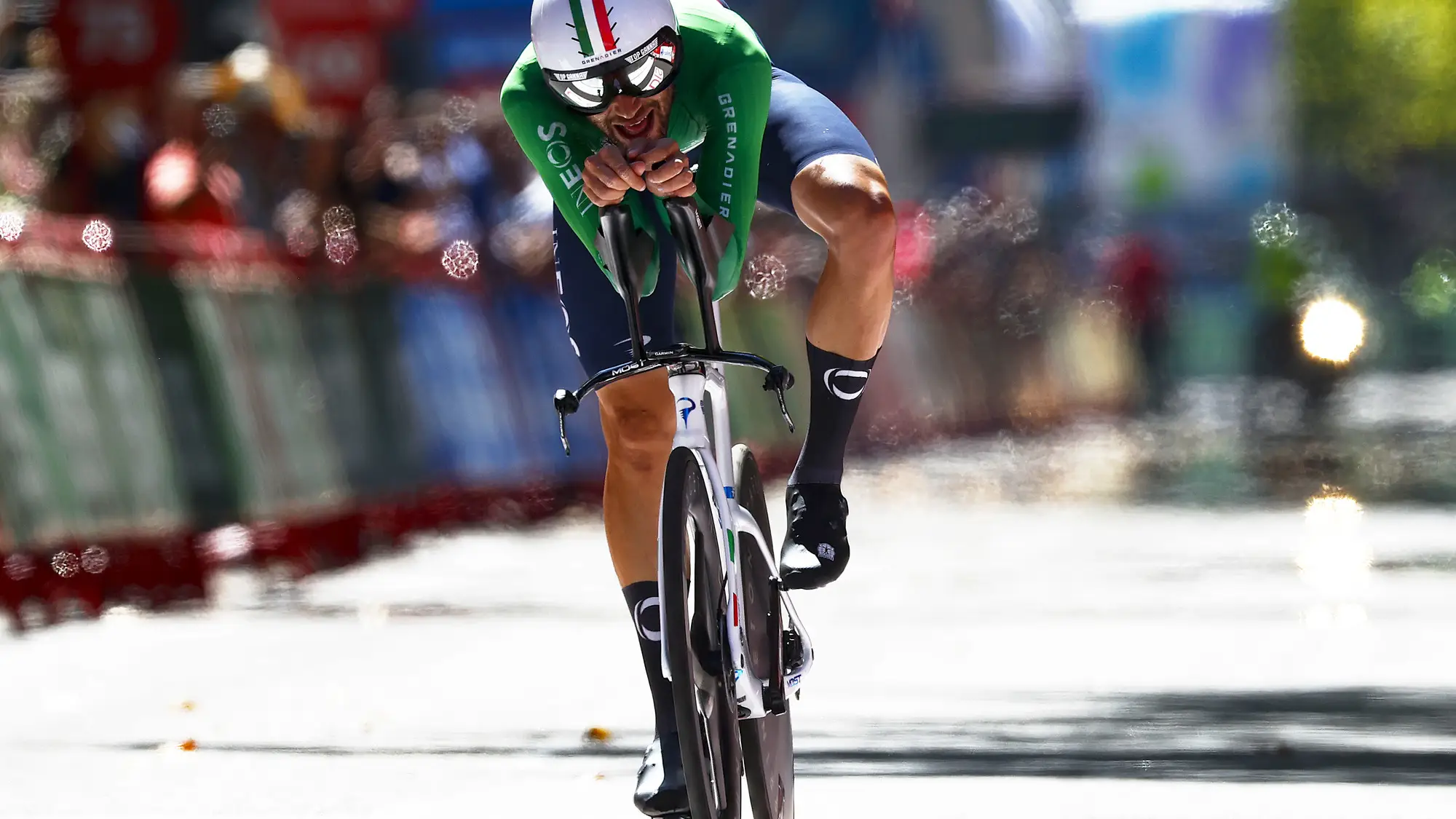 Filippo Ganna, ganador de la d&eacute;cima etapa de la Vuelta, entrando en meta
