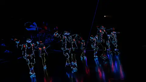 El flipante show de Light Balance: luces, coreografía y sincronía únicos en el mundo