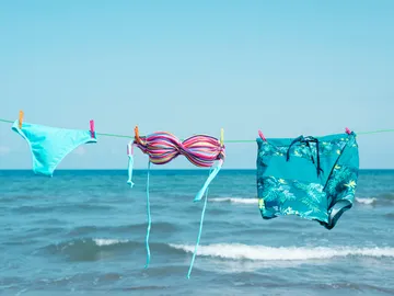 Bañadores tendidos Bañadores tendidos