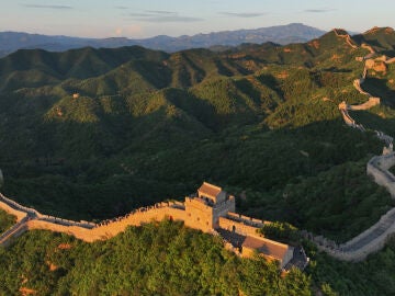 Vista aérea de una sección de la Gran Muralla china en el condado de Luanping