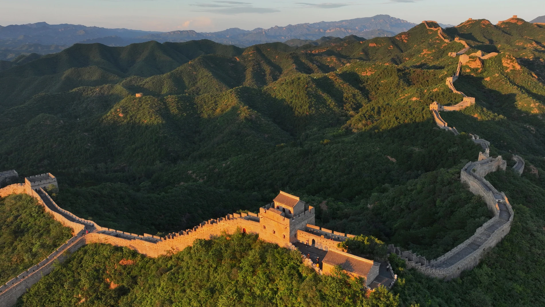 Vista aérea de una sección de la Gran Muralla china en el condado de Luanping