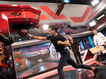 ¡A puñetazo limpio! Mario Casas y Óscar Casas demuestran quién tiene más fuerza ¡A puñetazo limpio! Mario Casas y Óscar Casas demuestran quién tiene más fuerza