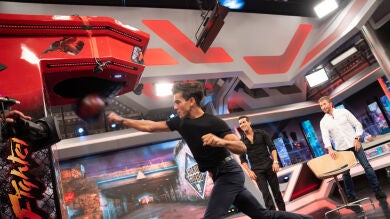 ¡A puñetazo limpio! Mario Casas y Óscar Casas demuestran quién tiene más fuerza
