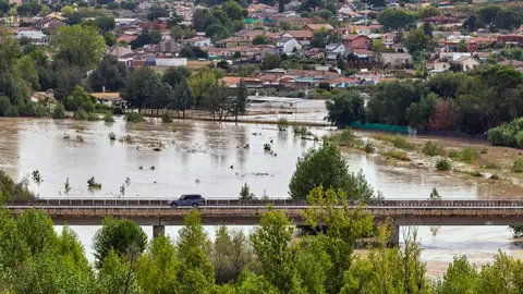 La crecida del río Alberche tras las fuertes lluvias La crecida del río Alberche tras las fuertes lluvias