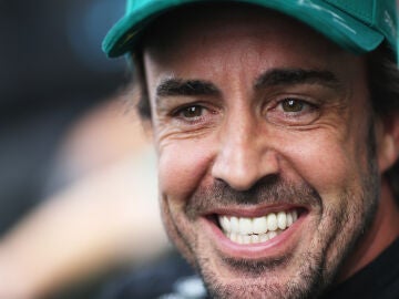 Fernando Alonso, sonriente