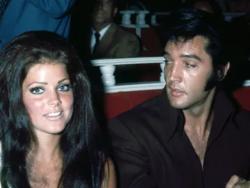 Priscilla Presley y Elvis Priscilla Presley y Elvis
