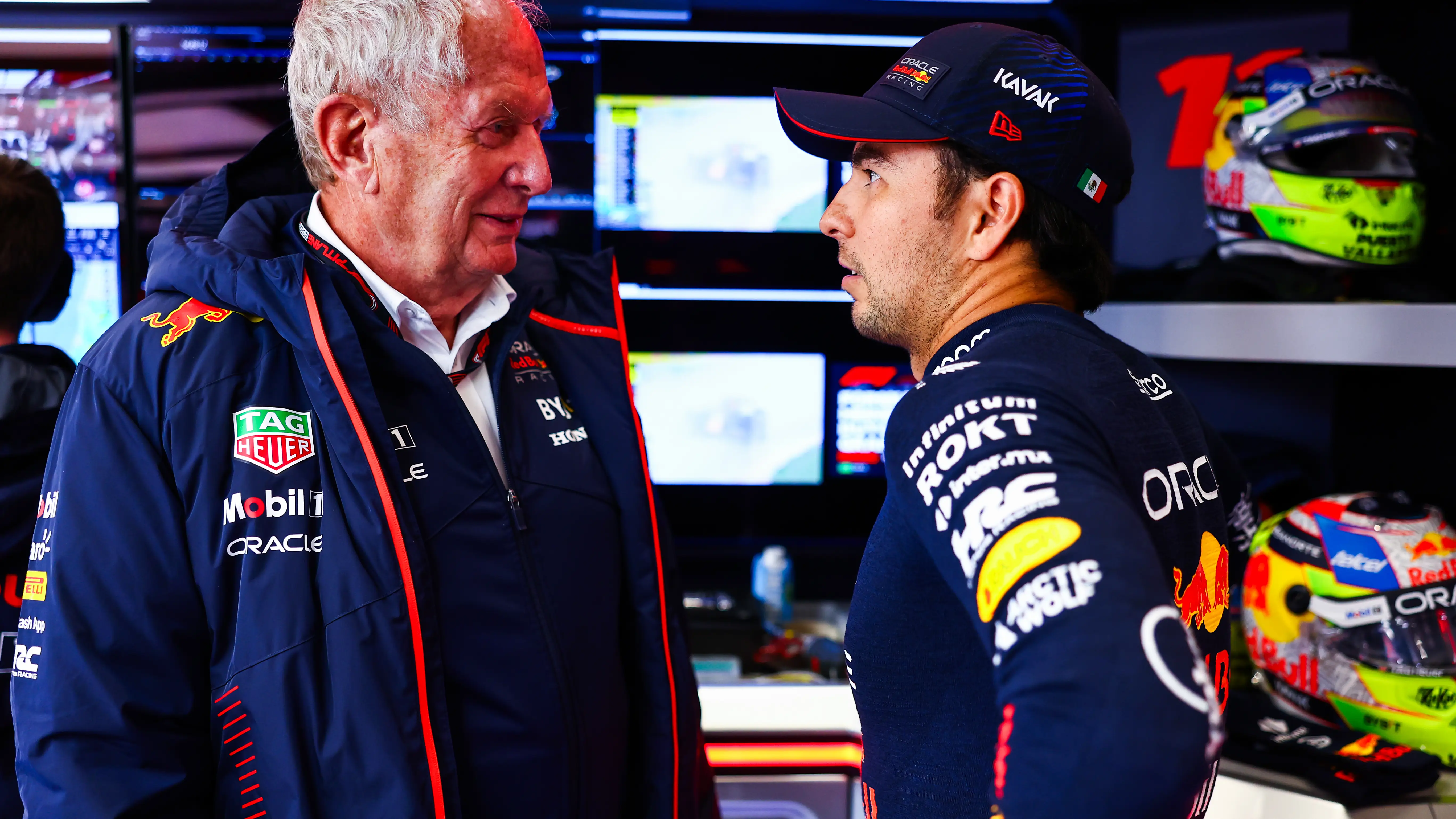 Helmut Marko y Checo Pérez en el GP de Países Bajos Helmut Marko y Checo Pérez en el GP de Países Bajos