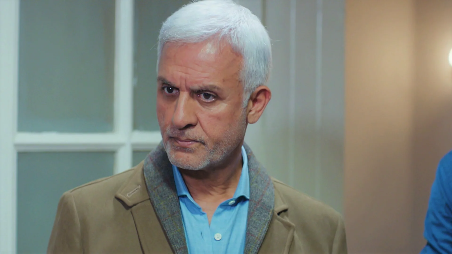 El plan de Şahika sale mal&hellip; &iexcl;Halit encuentra a toda su familia en casa de Emir!