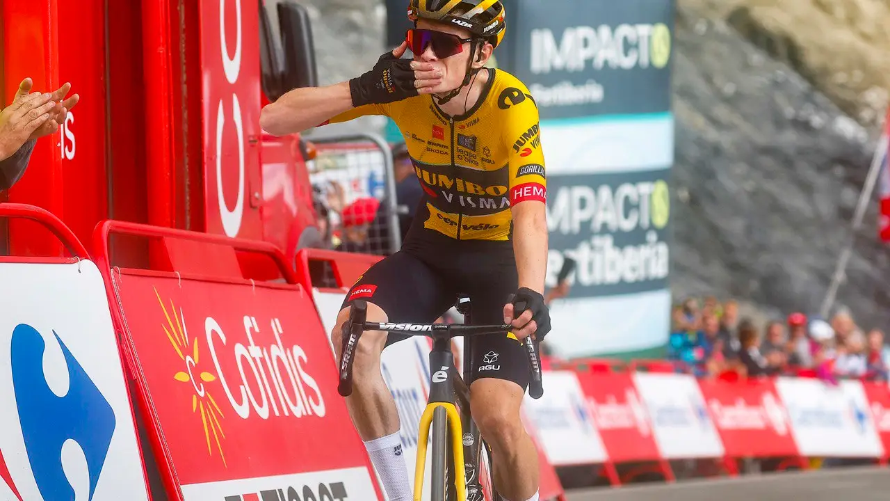 Jonas Vingegaard gana en la subida al Tourmalet Jonas Vingegaard gana en la subida al Tourmalet