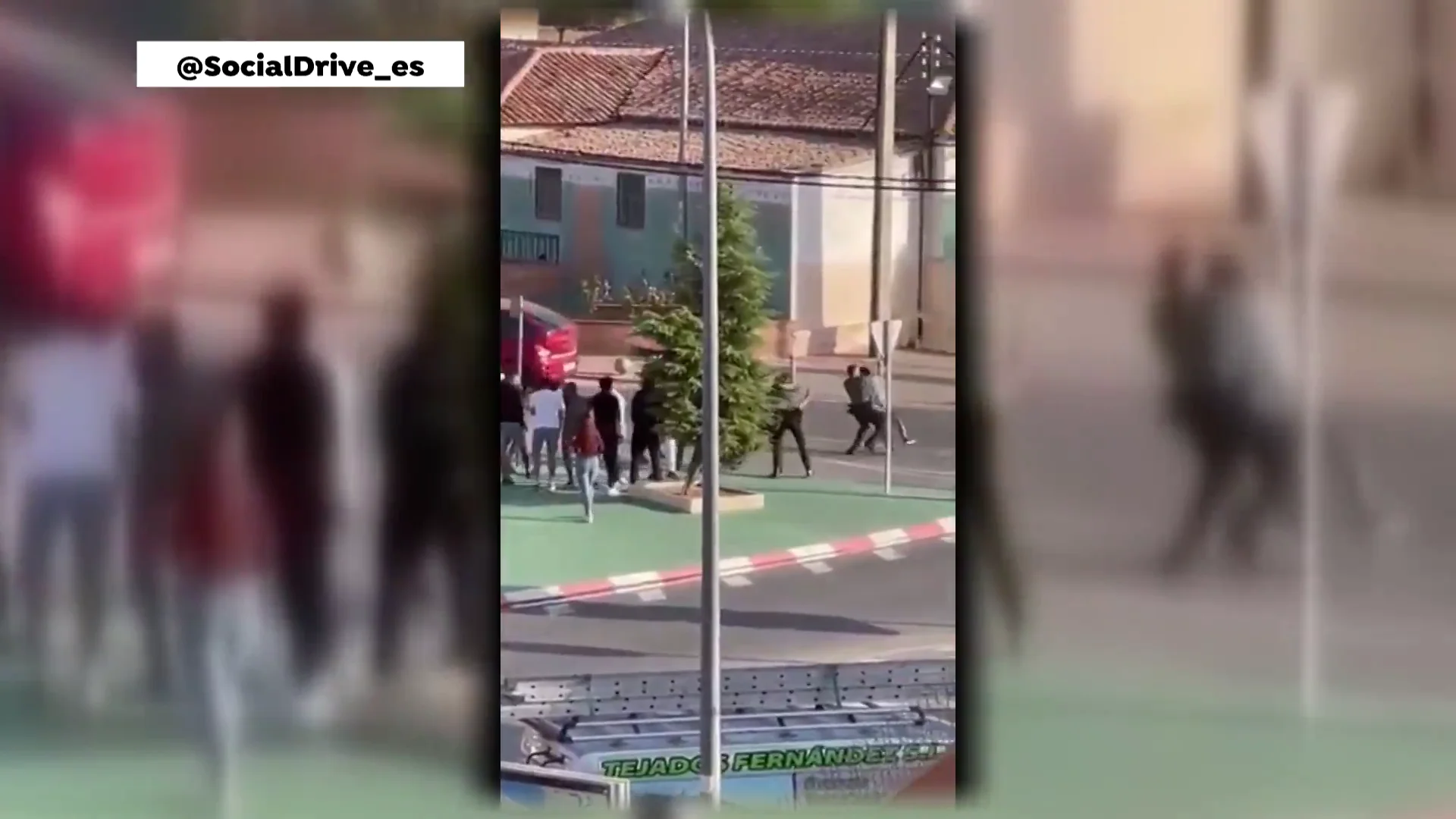 Pelea de jóvenes contra la Guardia Civil en Valmojado, Toledo Pelea de jóvenes contra la Guardia Civil en Valmojado, Toledo