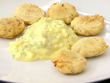Receta para sorprender: Nuggets de bonito con tártara de albahaca Receta para sorprender: Nuggets de bonito con tártara de albahaca